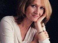 رولینگ موفق ترین نویسنده ، نویسنده ای که افراد زیادی را در دنیا کتاب خوان کرد