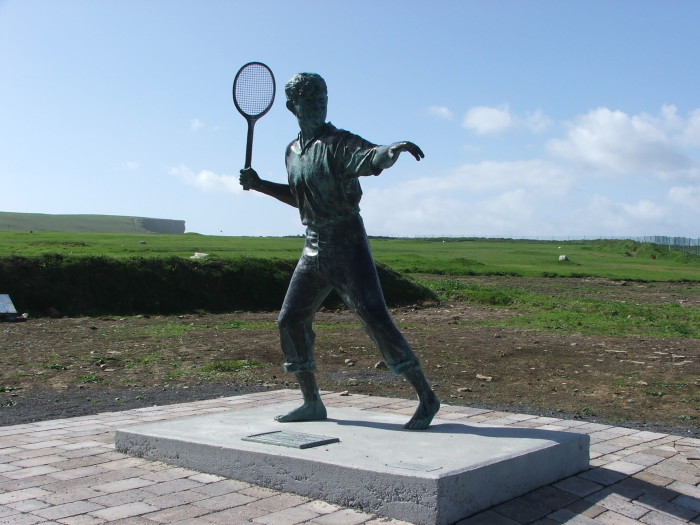 Richard_Harris_Statue_Kilkee_2007